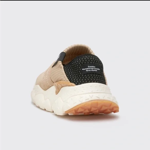NWT FLOWER MOUNTAIN Camp Uni Slip-On Mouton Leather/shearling - Beige